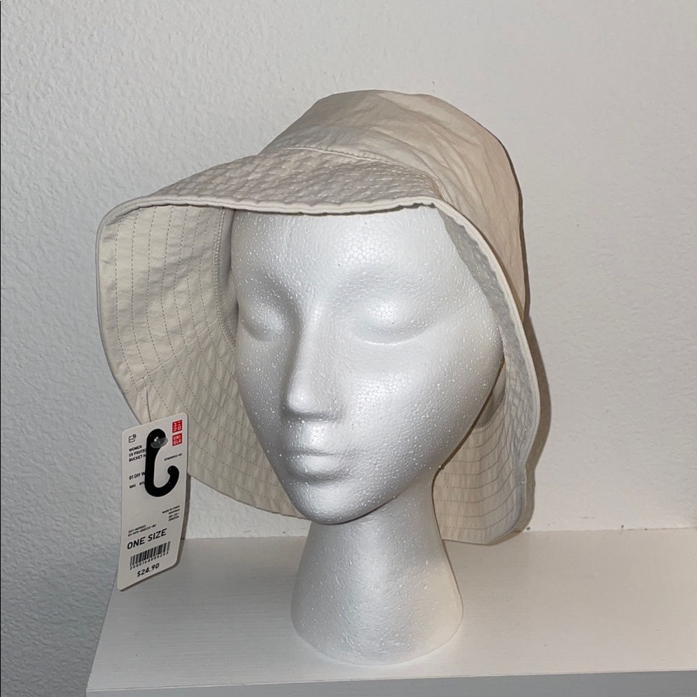 Uniqlo Women's Cream Bucket Hat
